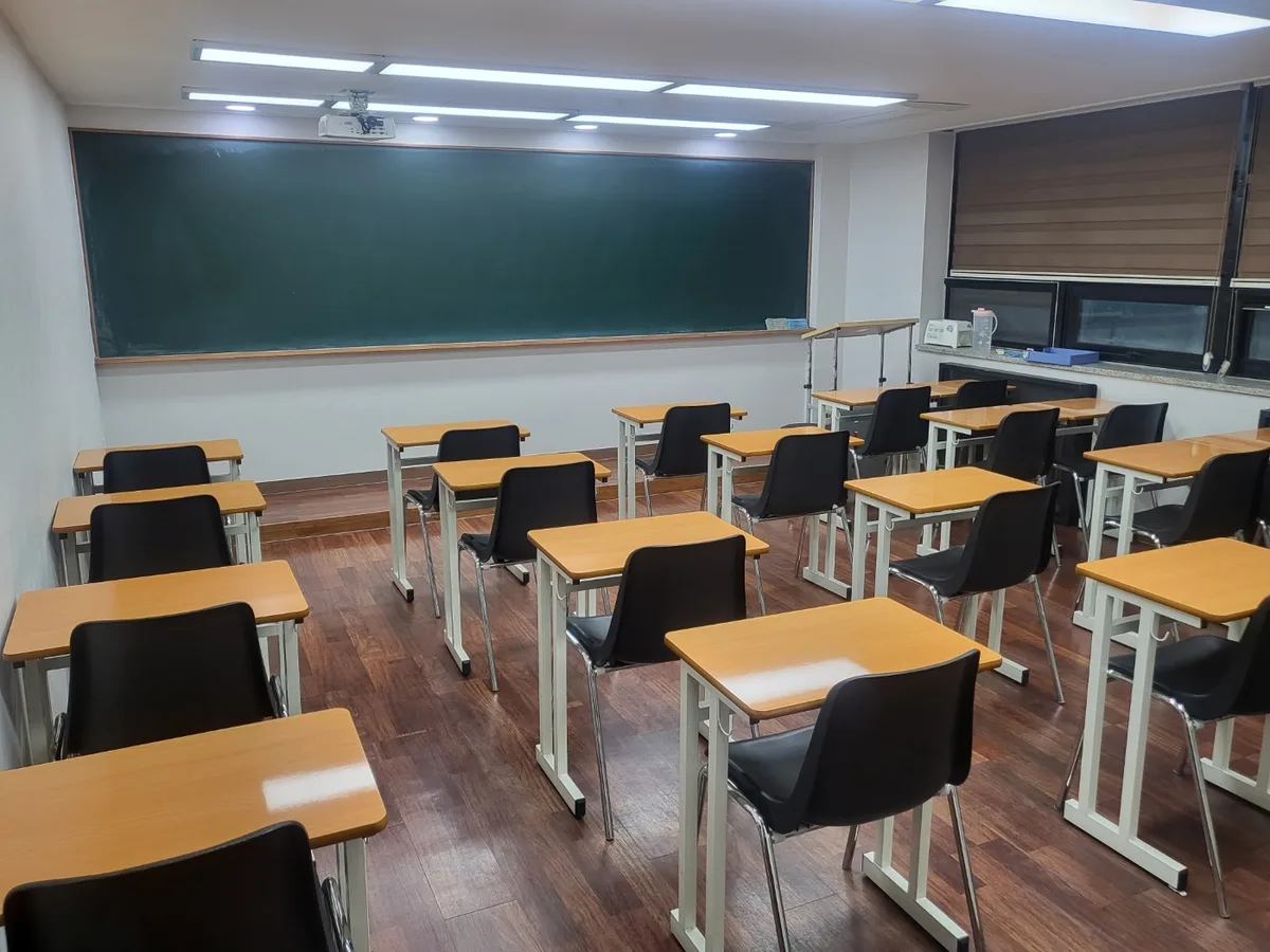 안동시 명륜동 학원 컴퓨터실 장비 주변 정밀 위생청소 사례 - 행진크린